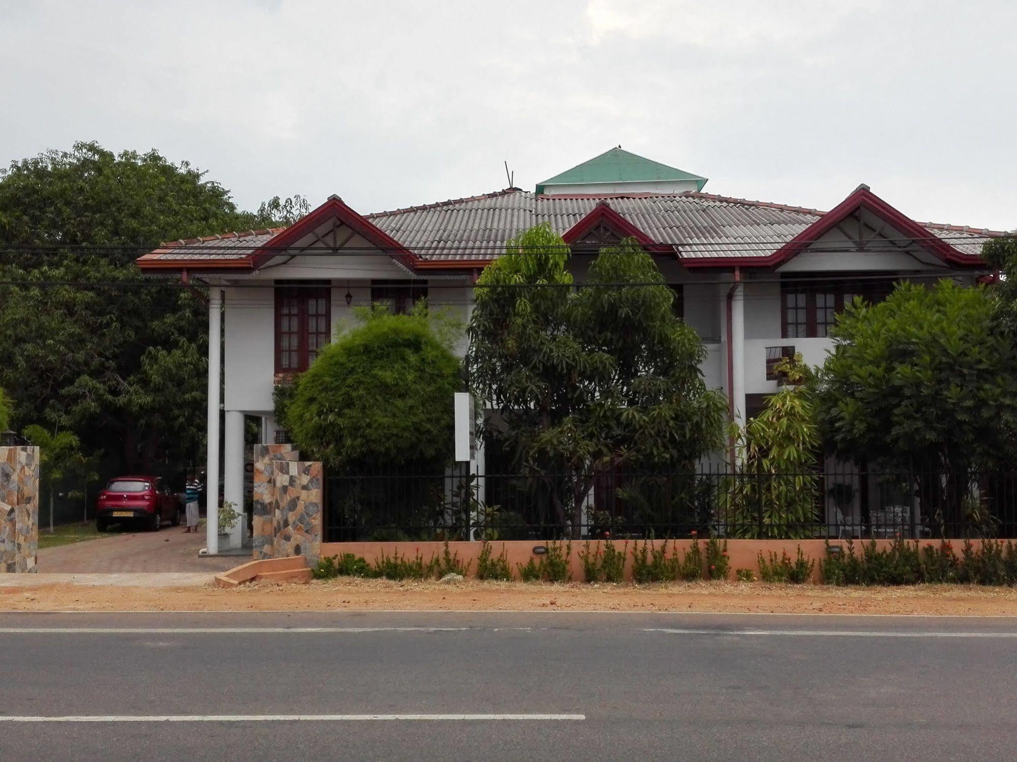 Salubrious Resort Anuradhapura Luaran gambar